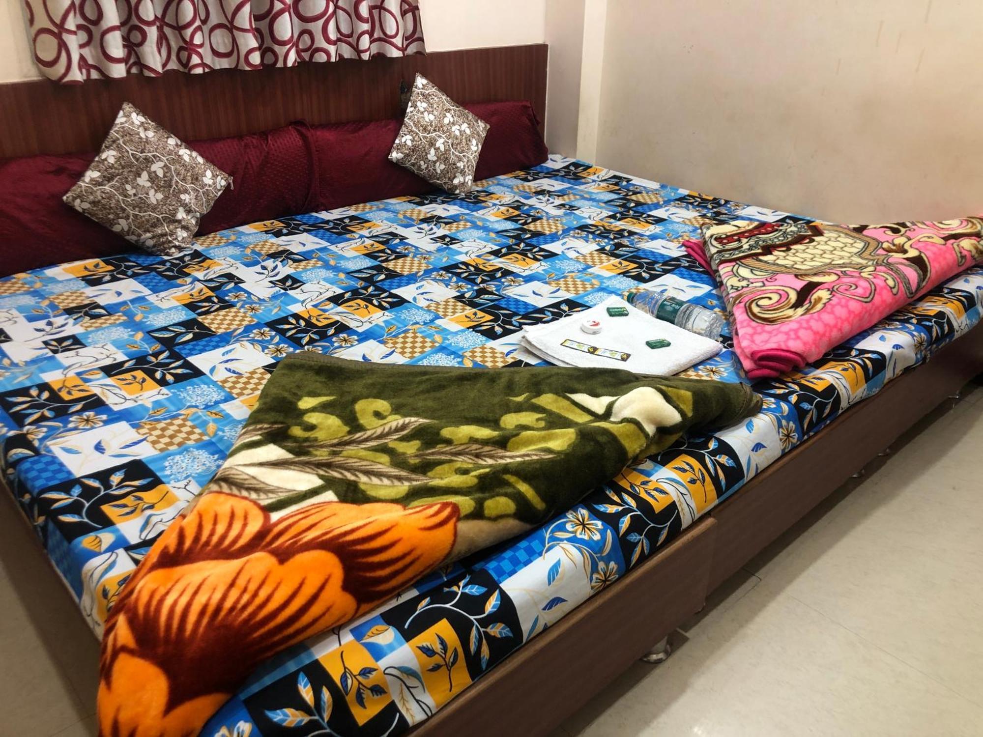 New Yanti Guest House Ujjain Exterior photo